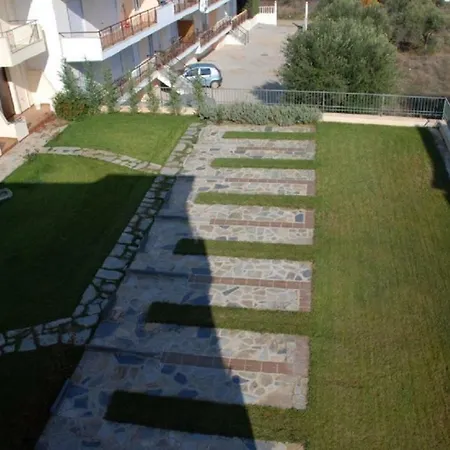 Alexandros Maisonettes Nea Moudania Exterior photo