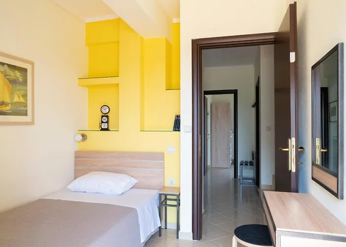 Alexandros Maisonettes